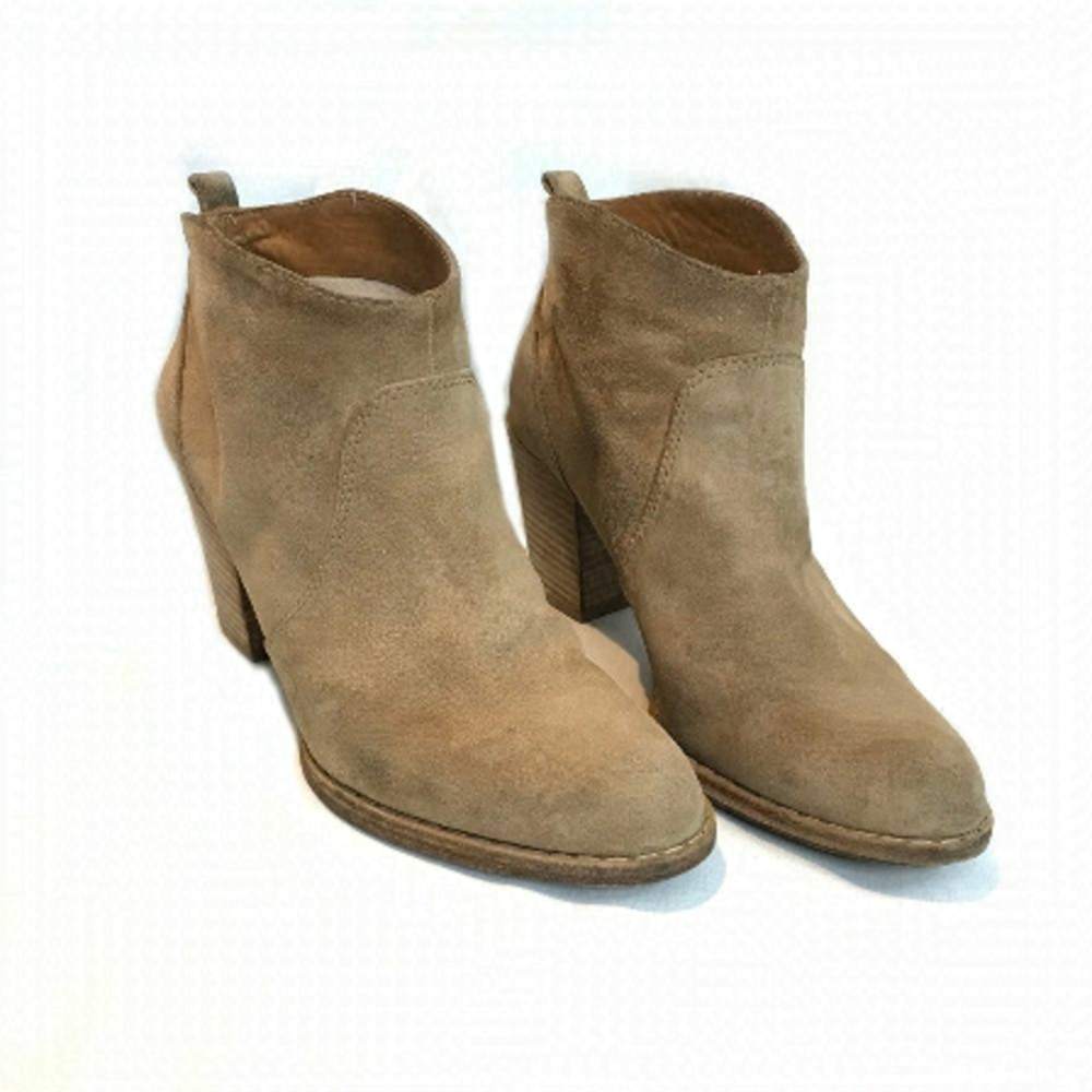 𝅺tan Suede Ankle Booties 💚🌻